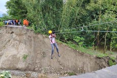 Rescatistas en India buscan desaparecidos tras deslaves que dejan 24 muertos en Darjeeling