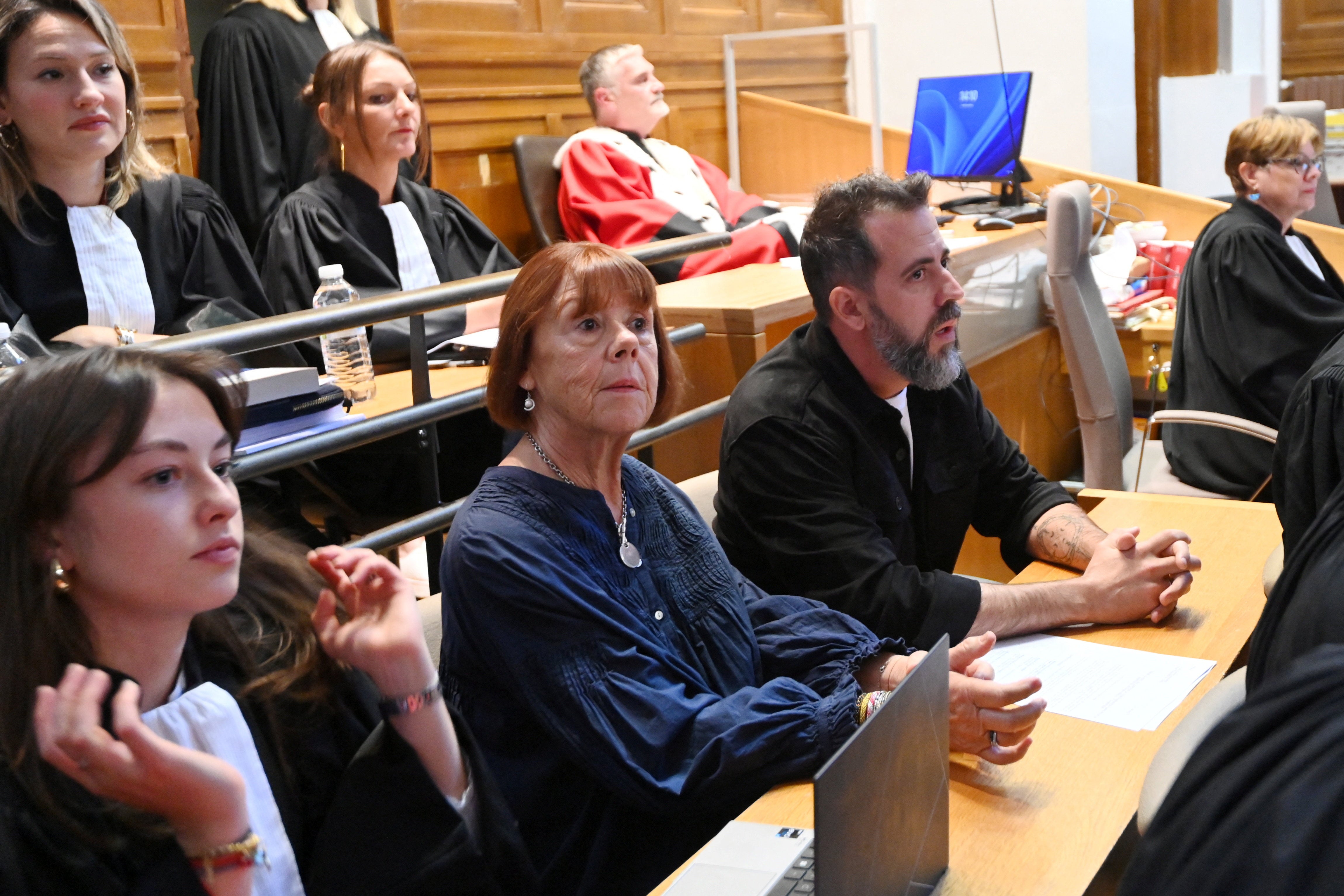 Pelicot antes del inicio de la audiencia de apelación el 6 de octubre