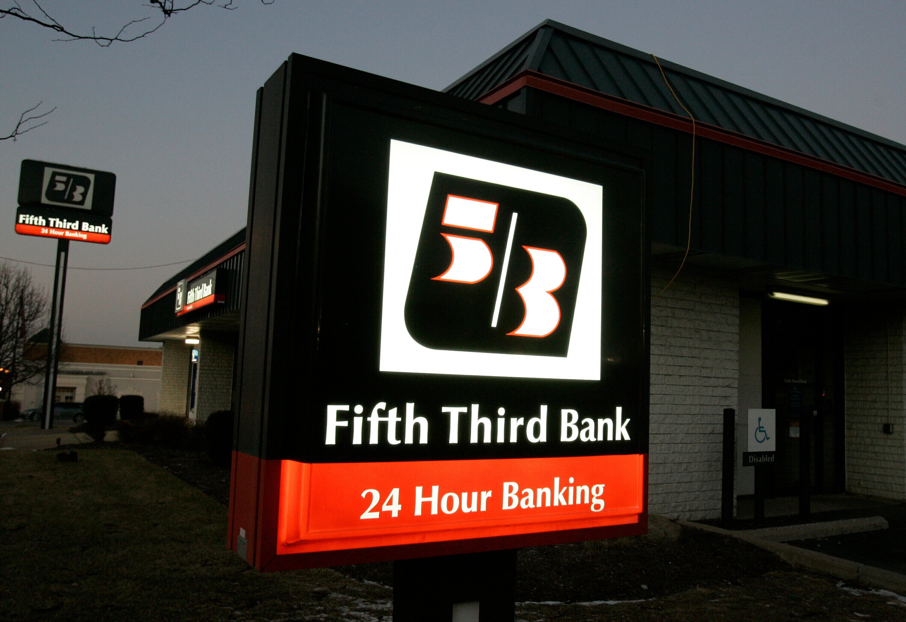 FIFTH THIRD BANCORP-COMERICA