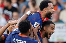 Memphis Depay llega tarde a la selección de Holanda por perder su pasaporte