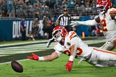 Problemas de Chiefs con infracciones continúan en derrota ante Jaguars