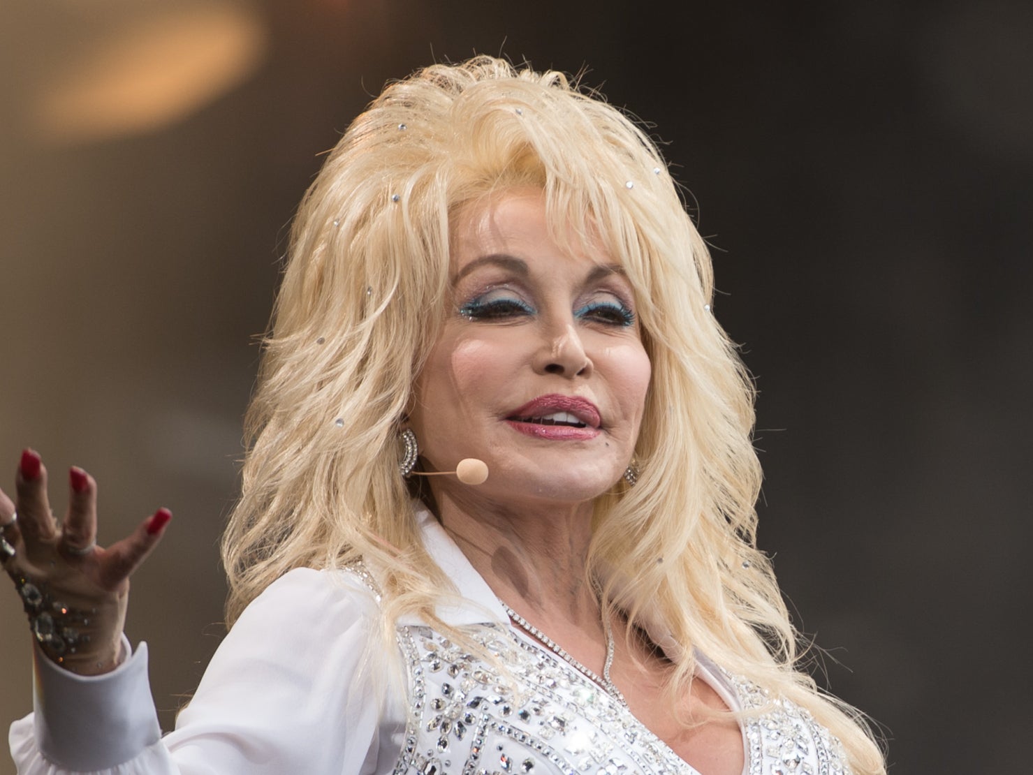 Según reveló su hermana, Dolly Parton ha estado recibiendo tratamiento por cálculos renales