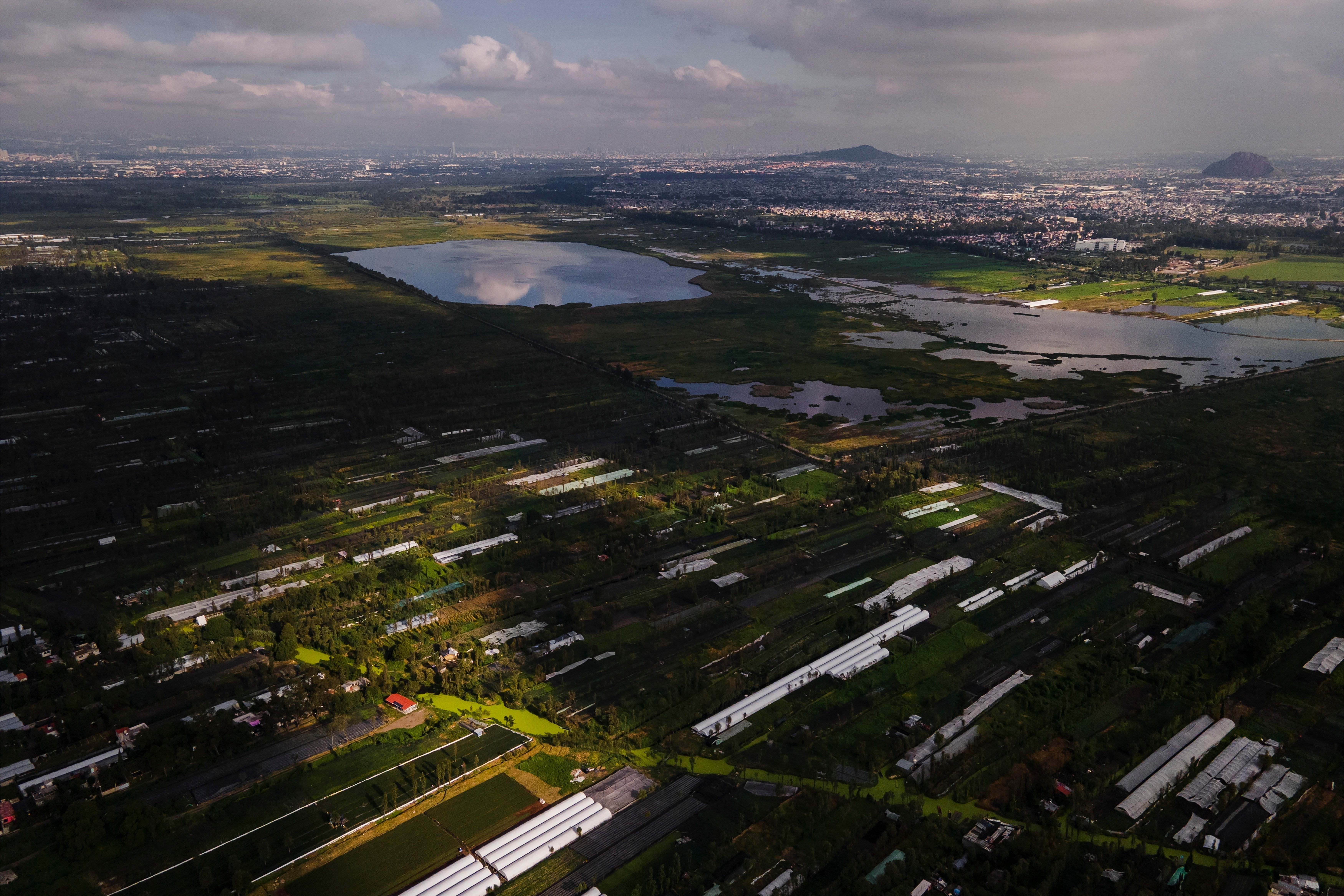 MÉXICO-CHINAMPAS-MUJERES