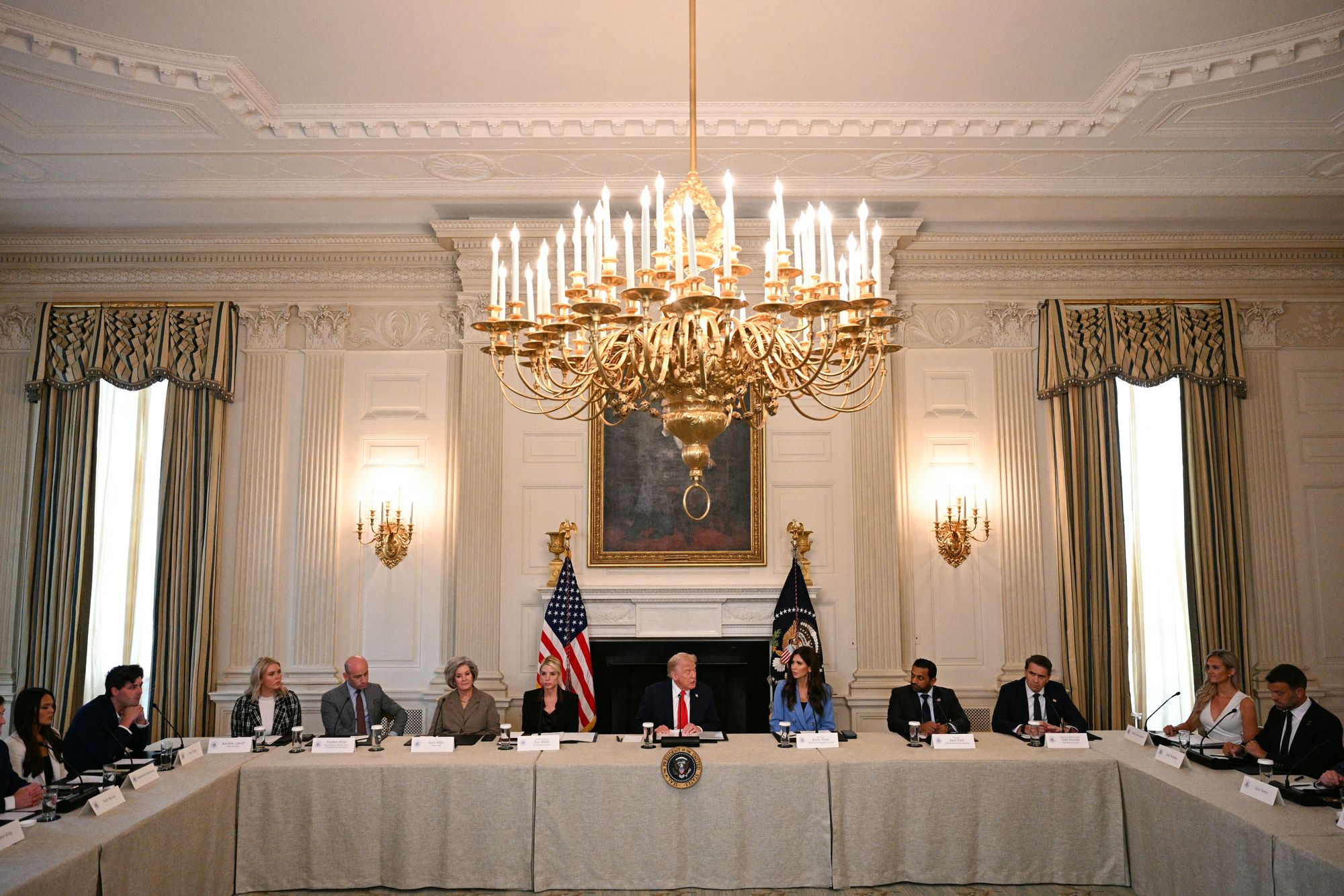El Comedor de Estado de la Casa Blanca acogió una extraña discusión sobre un grupo que no existe formalmente