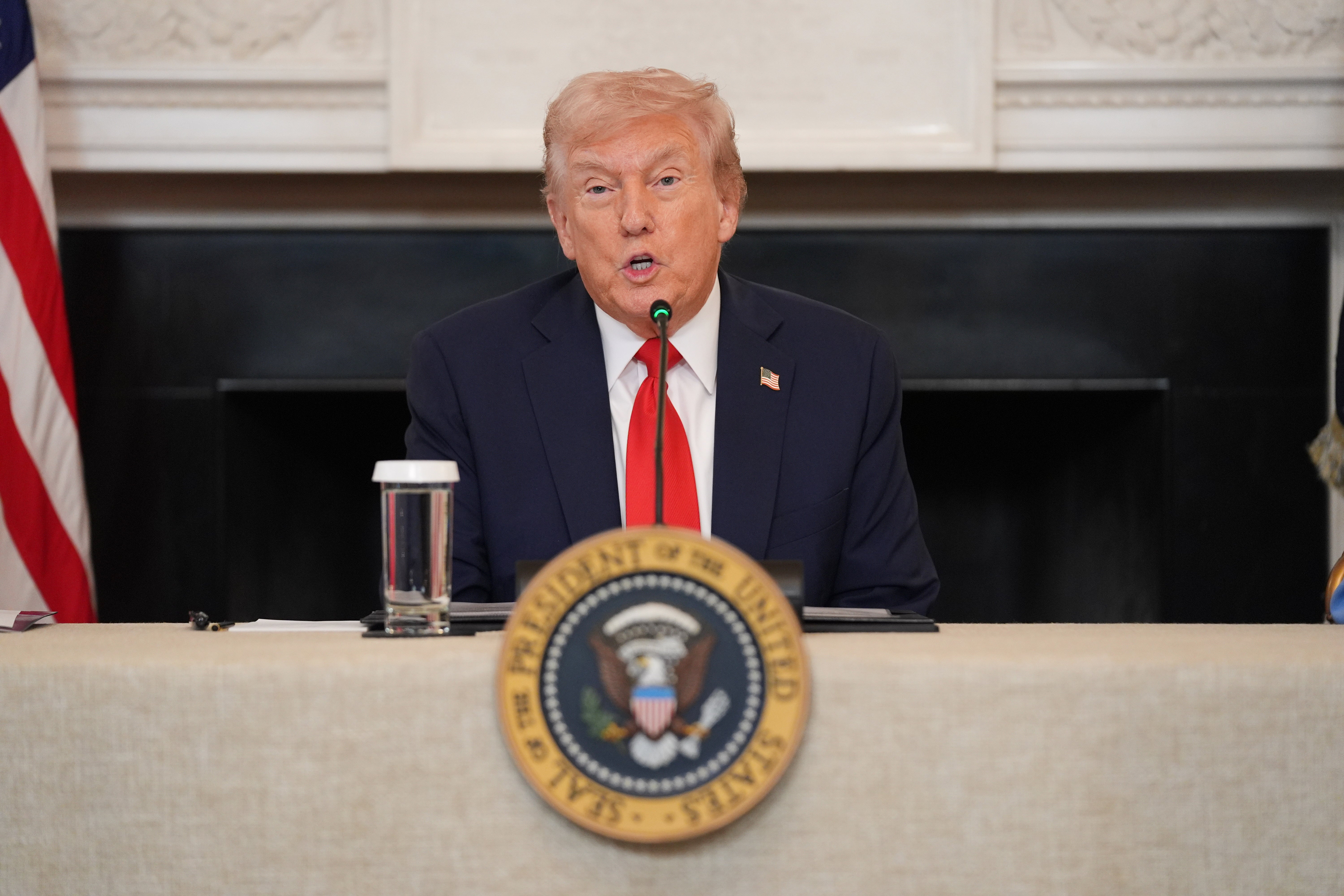 TRUMP-CÁRTELES