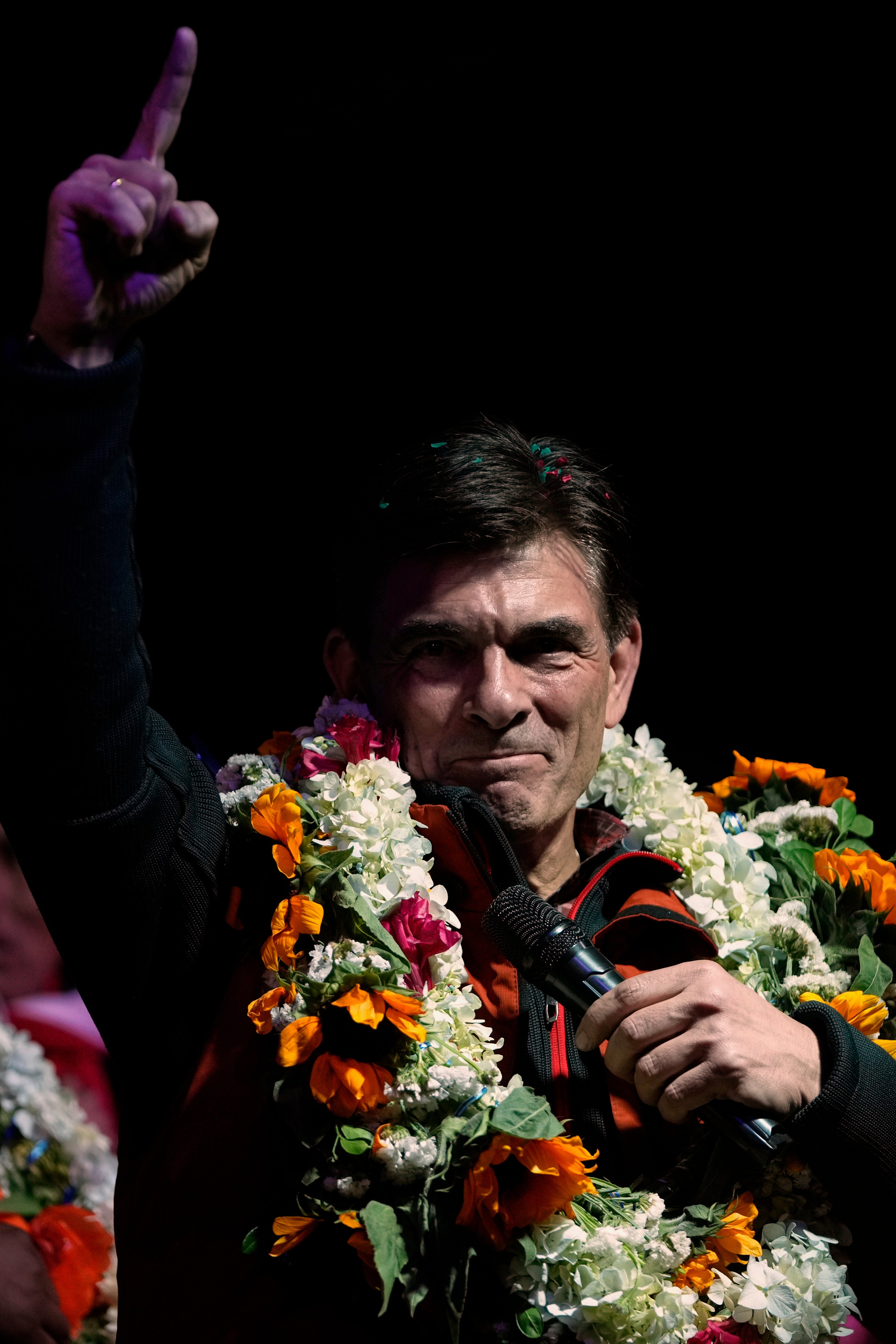 AP Explica: inédita segunda vuelta para definir el rumbo de Bolivia tras 20 años de izquierdismo