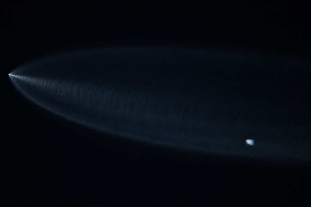 Los satélites Starlink de Elon Musk caen cada día y preocupan a científicos