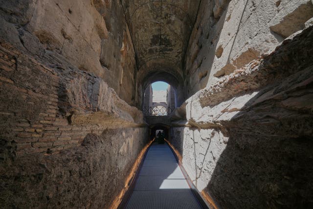 ITALIA-COLISEO ROMANO