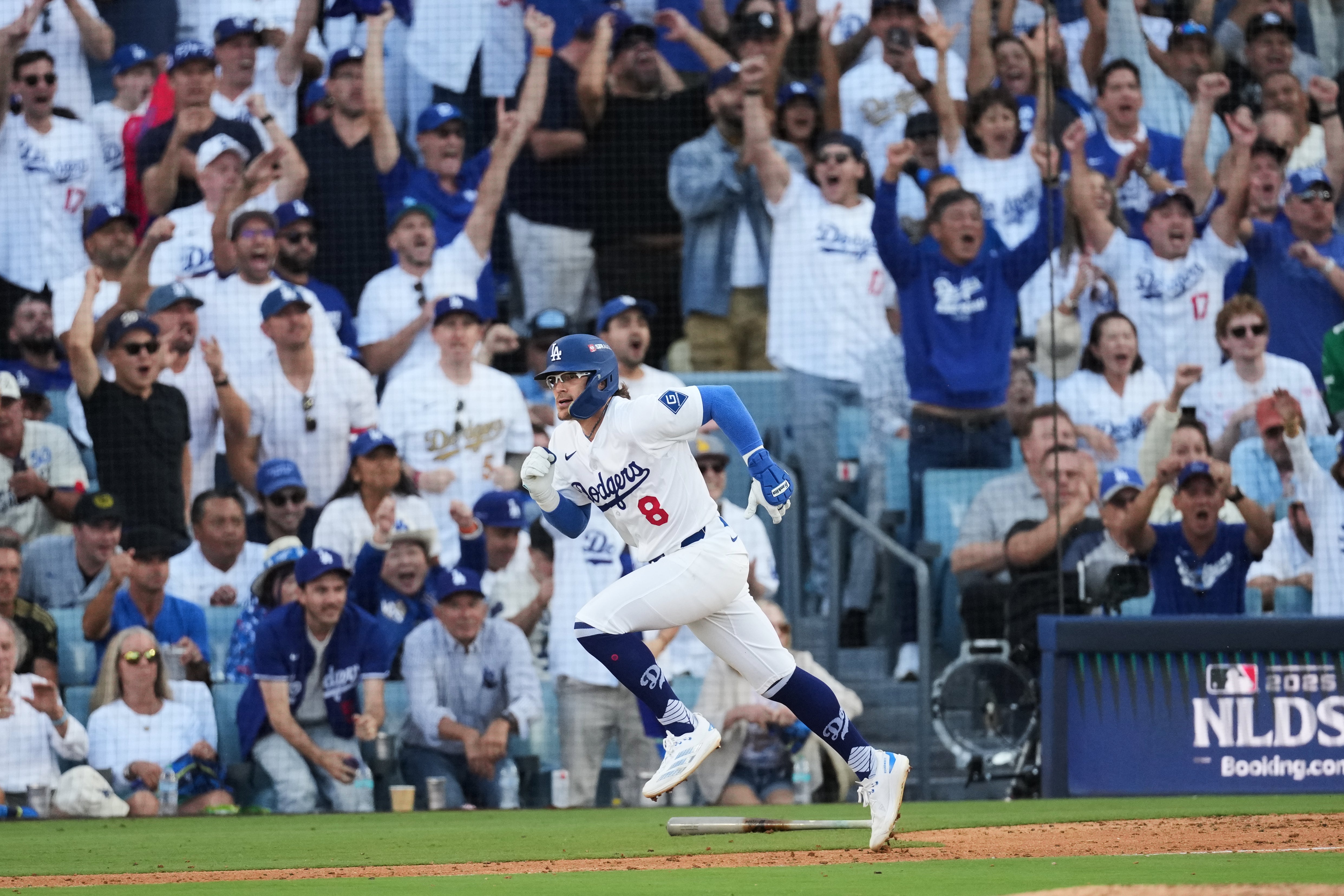 Dodgers avanzan a Serie de Campeonato tras vencer a Filis con error costoso de Kerkering en la 11ª