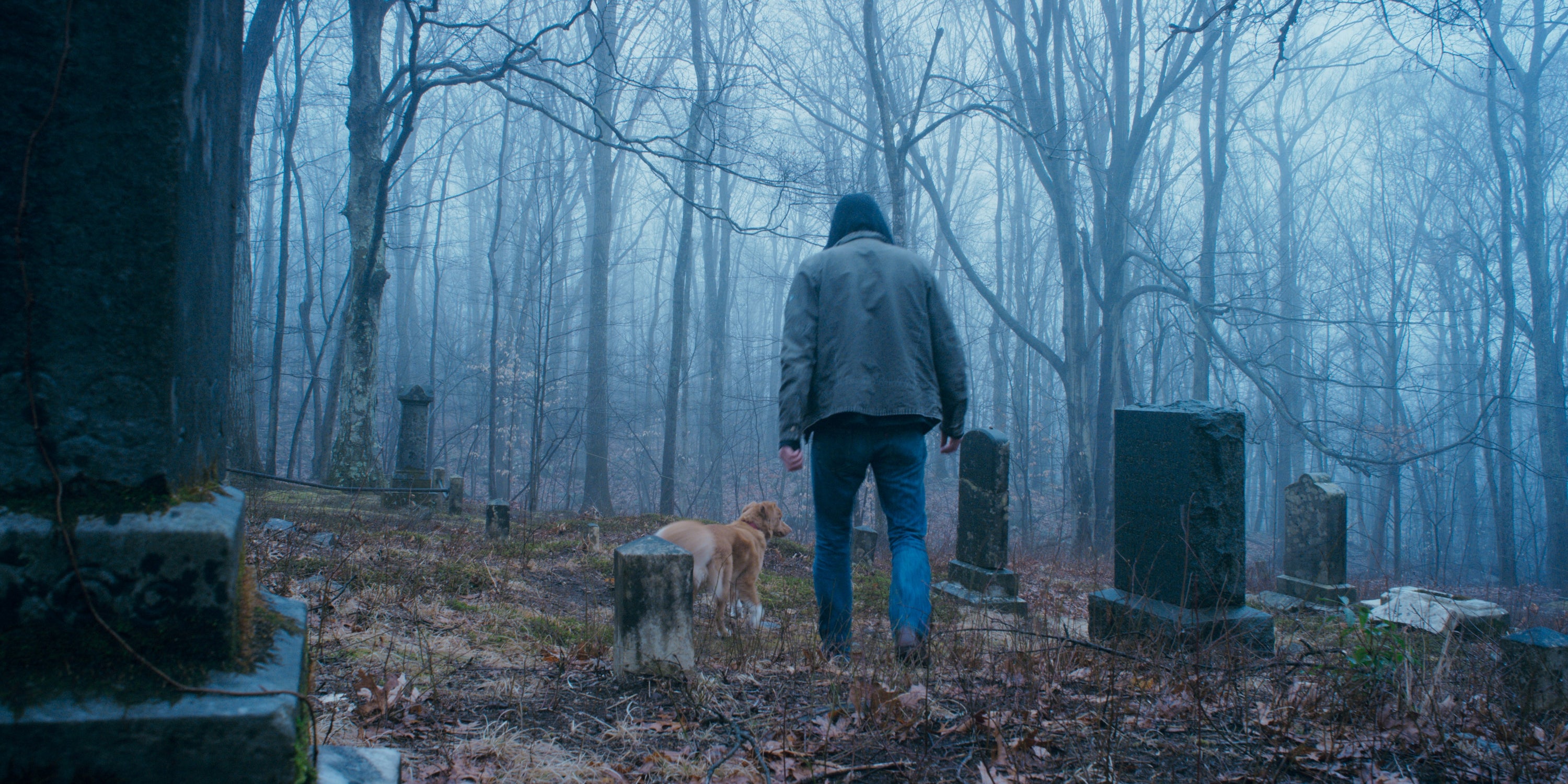Indy como Indy y Shane Jensen como Todd en ‘Good Boy’
