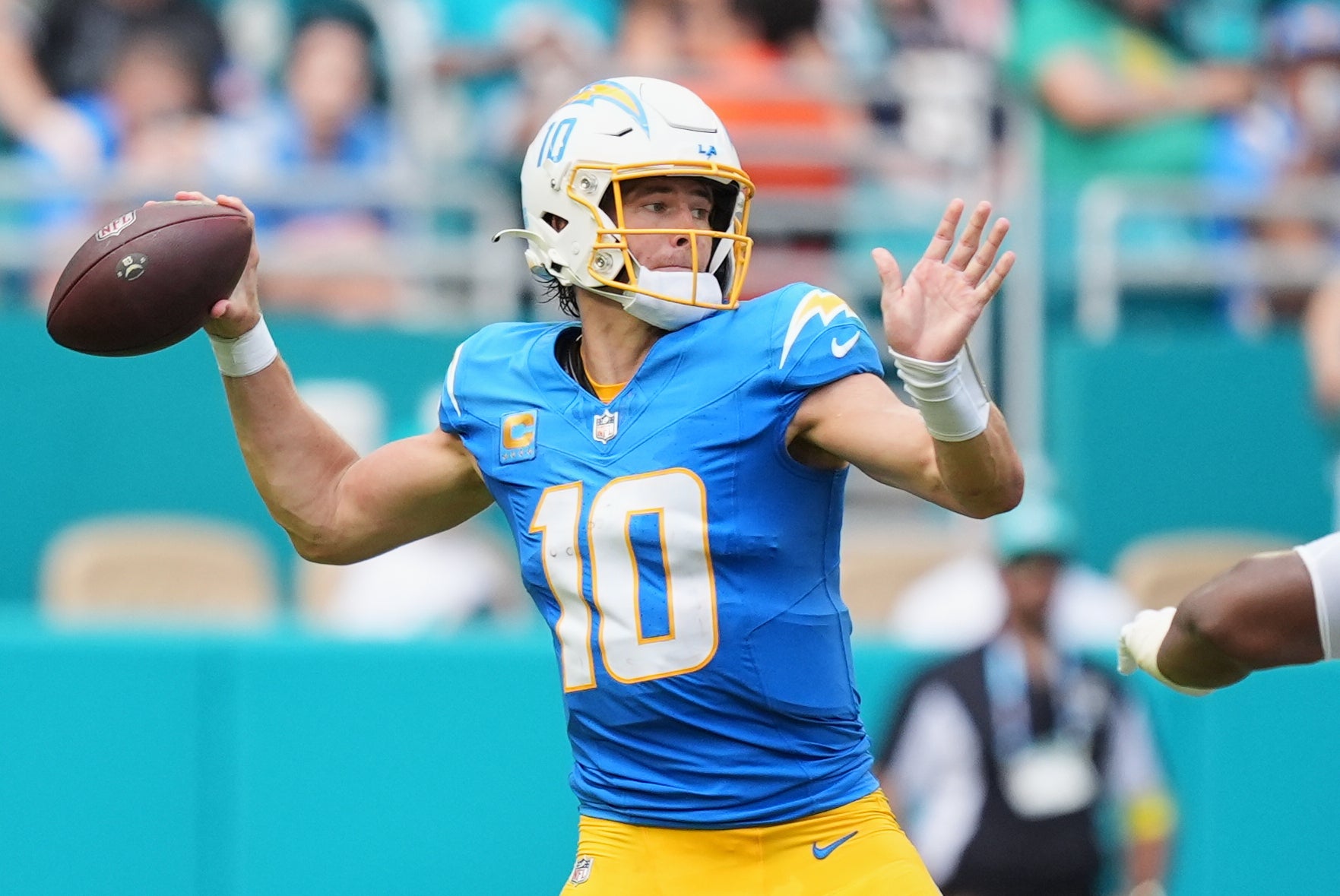 CHARGERS-DOLPHINS