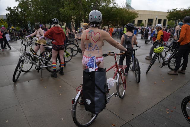 PORTLAND-PROTESTAS AL DESNUDO
