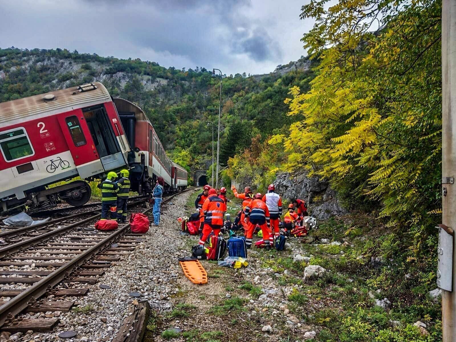 ESLOVAQUIA-CHOQUE DE TRENES