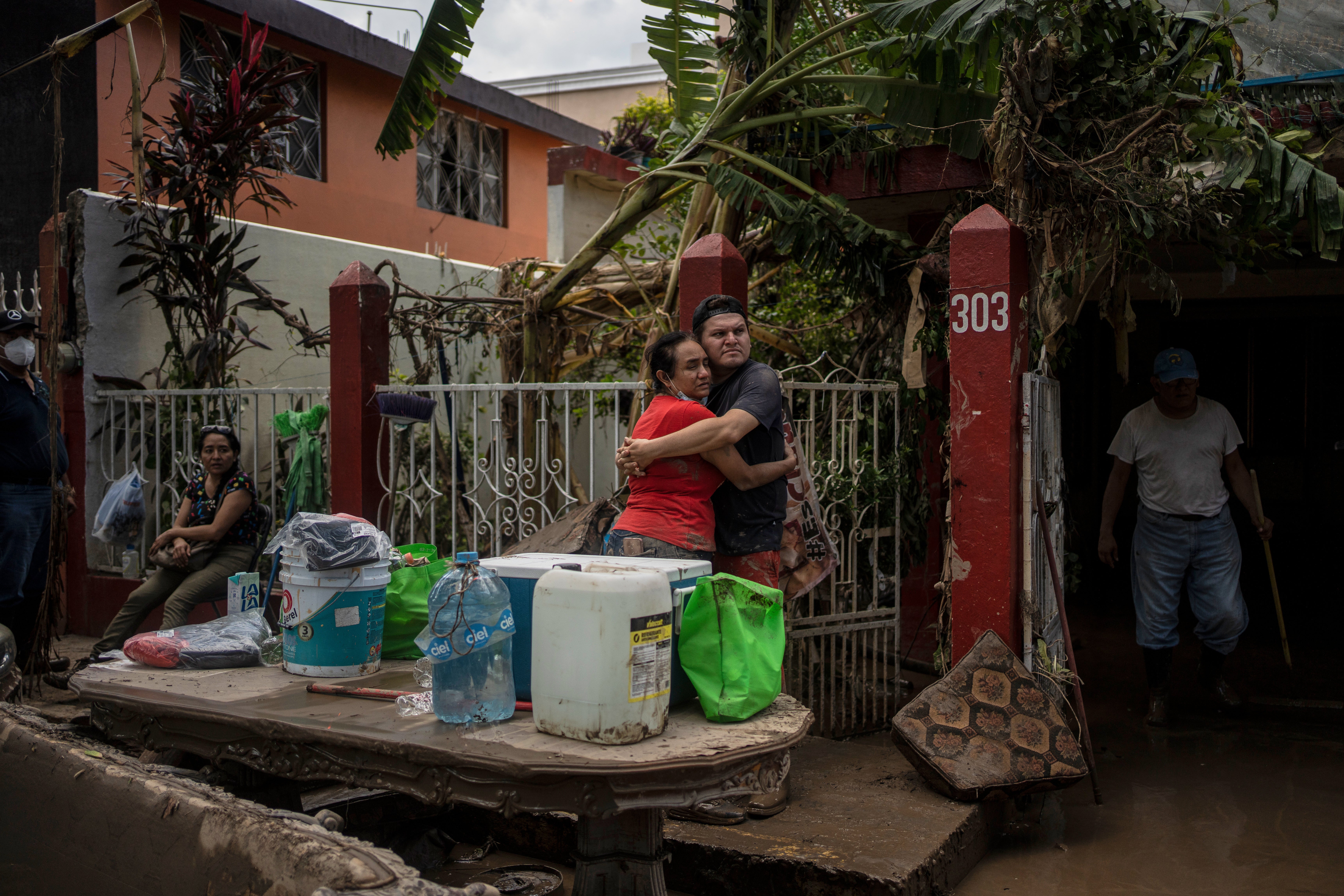 Fotos muestran los estragos de lluvias torrenciales en México
