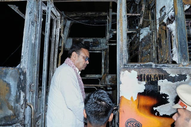 INDIA-INCENDIO