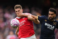 Patadas de rugby, largos saques laterales y grandes números 9: cómo la Premier ha vuelto a lo básico