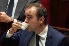Primer ministro de Francia, Sébastien Lecornu, supera moción de censura en el Parlamento