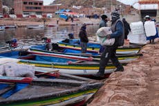 Bolivianos se preparan para el balotaje en medio de la frustración por la peor crisis en décadas