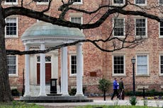 Ante altos costos, jóvenes de EEUU dudan si vale la pena ir a la universidad