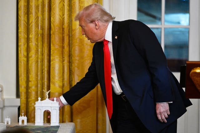 ARCO DE TRUMP