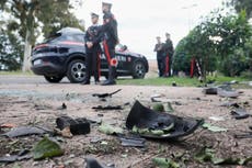 Meloni se solidariza con un periodista tras la explosión de un artefacto en su auto