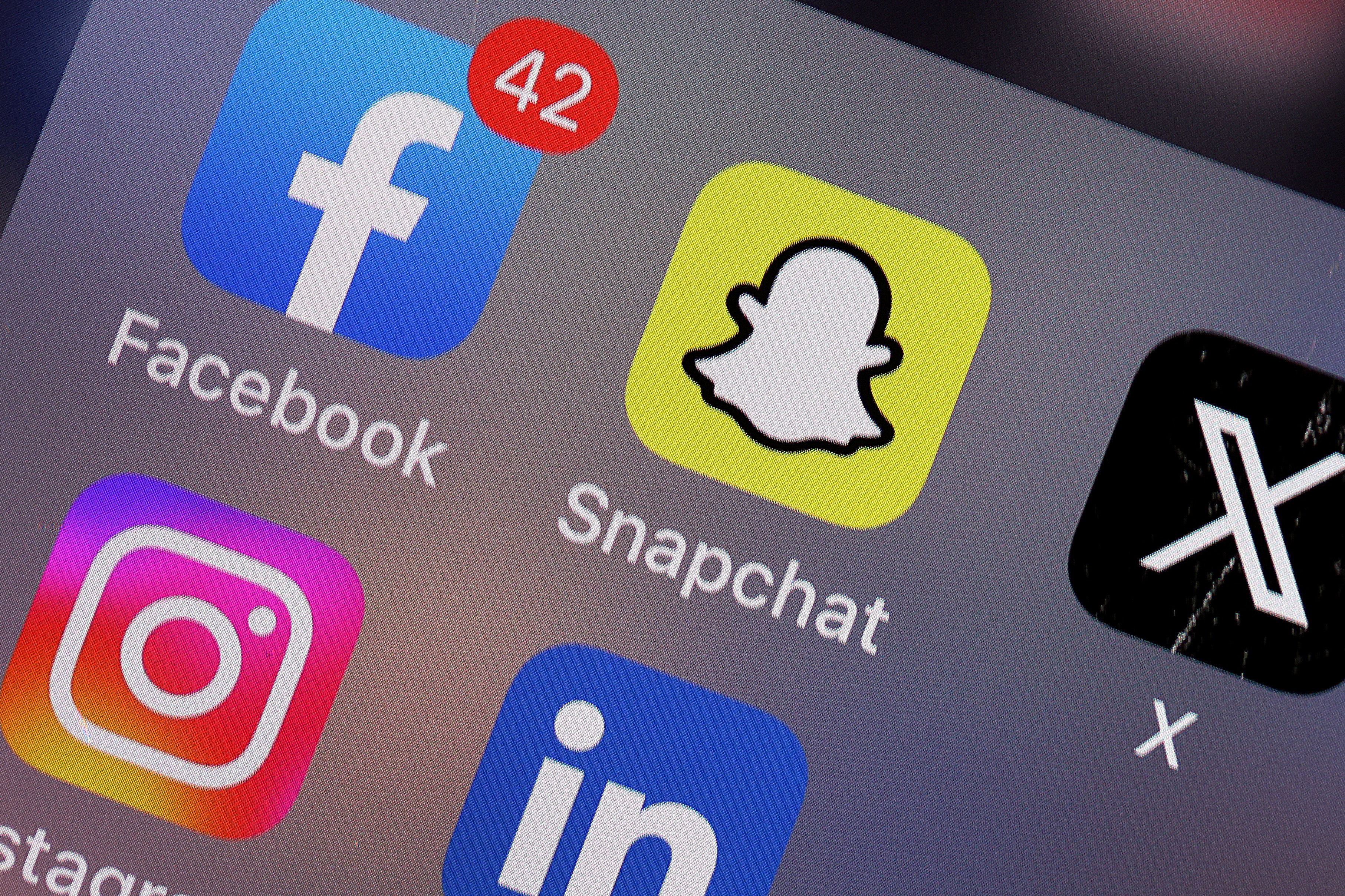Worrall buscaba adolescentes en Snapchat, según los investigadores federales. Desde su detención el 6 de octubre, Worrall fue despedido de su trabajo en el Laboratorio Nacional de Oak Ridge