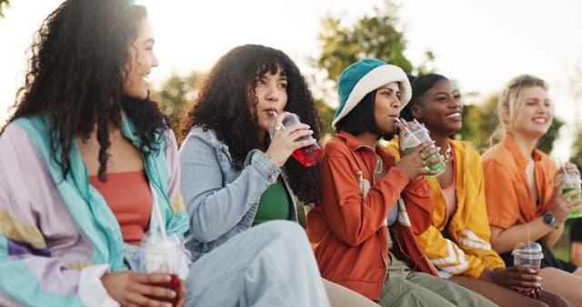 <p>La mitad de los adultos jóvenes británicos optan ahora por productos “sin y con poco alcohol” para moderar su consumo</p>