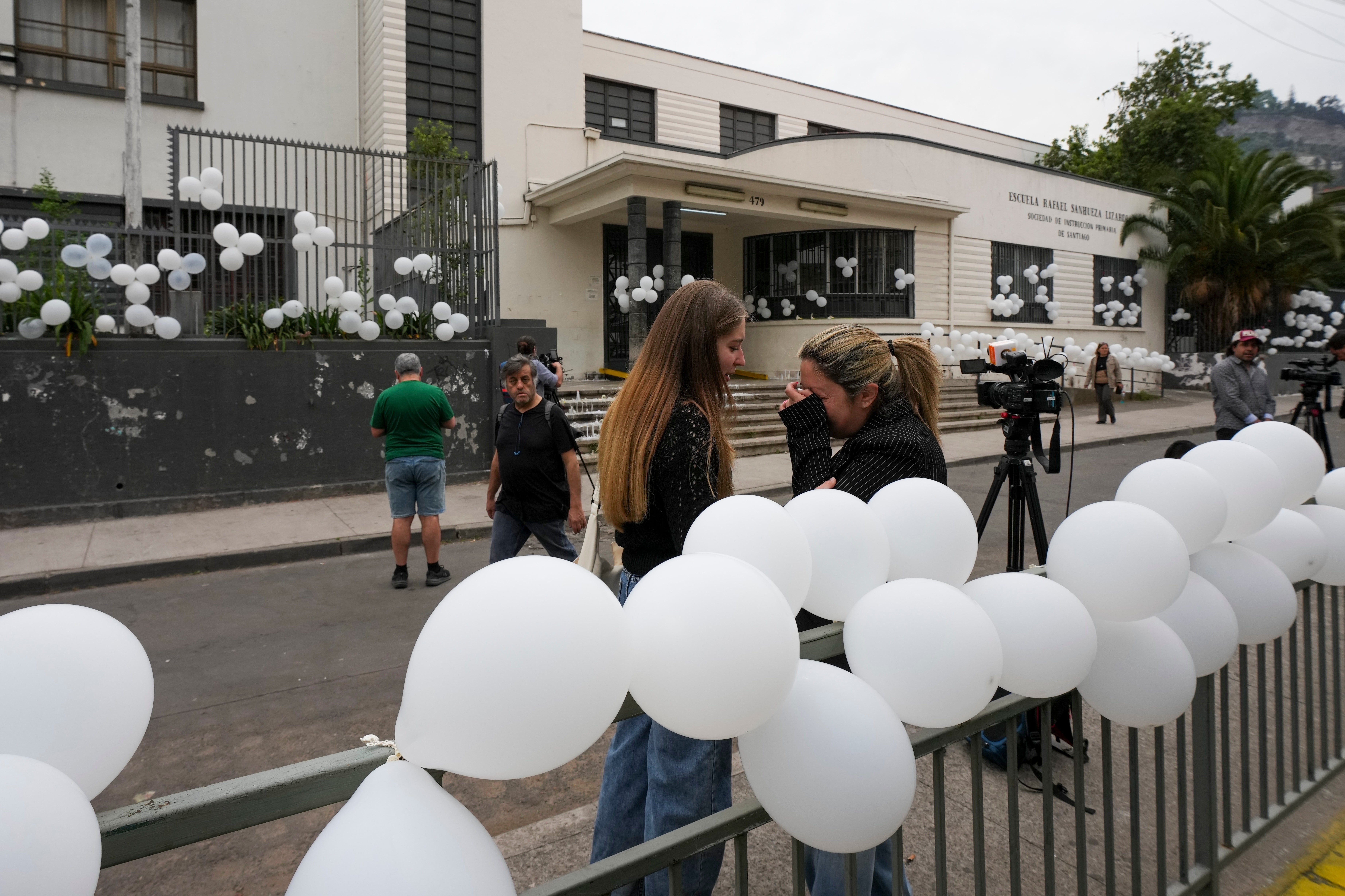 Conmoción en Chile: muere niño de 10 años cuando furgón escolar es impactado por un auto en fuga