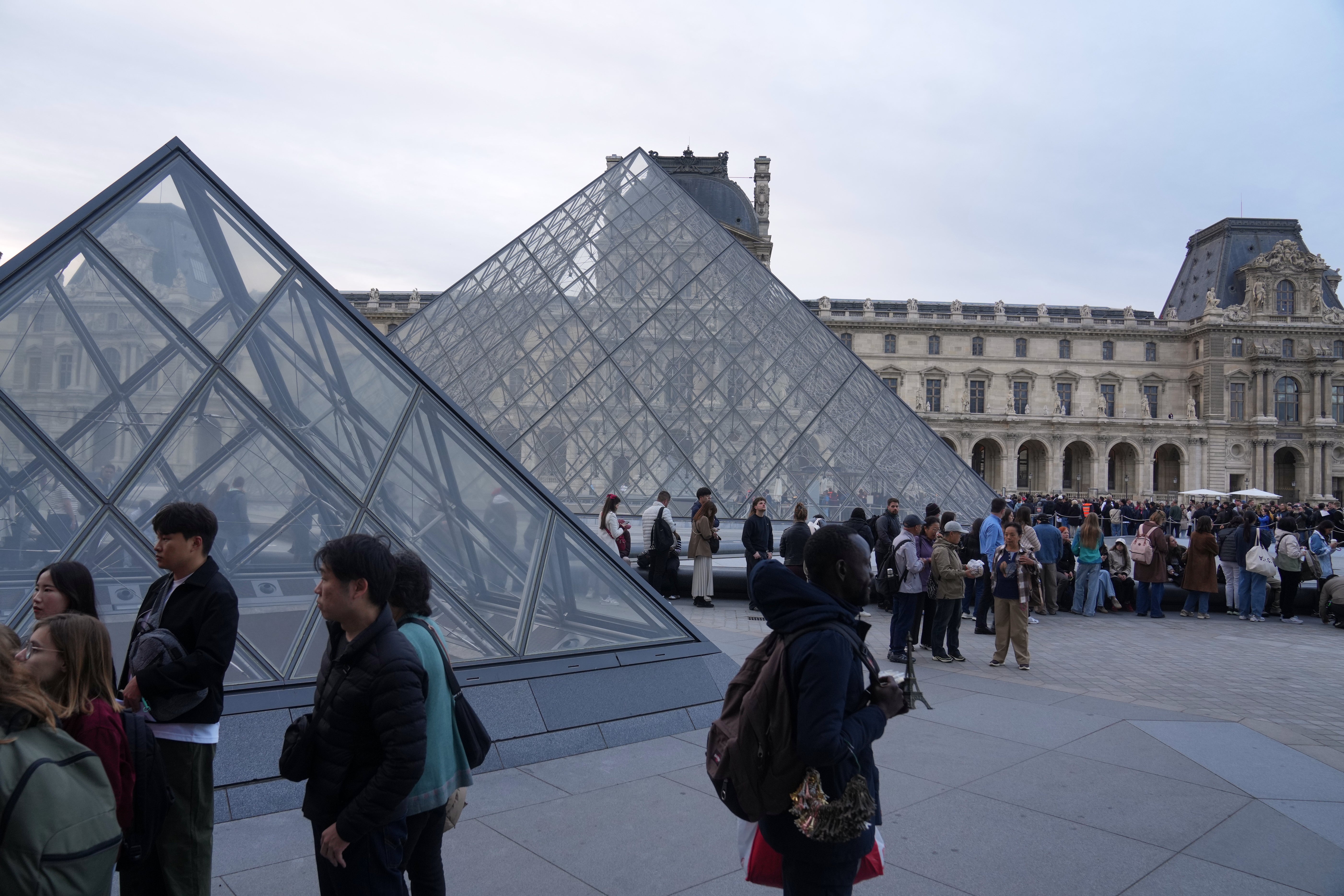 EUR-GEN FRANCIA-LOUVRE
