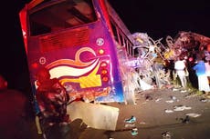 Al menos 63 muertos en un choque de autobuses y otros vehículos en el oeste de Uganda