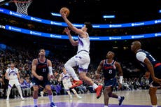 Kessler anota 22 puntos y guía a Jazz en victoria 129-108 sobre Clippers