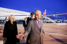Reyes de Inglaterra visitan Vaticano en paso histórico para las iglesias en pleno escándalo Epstein