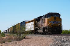 Union Pacific reporta aumento de 7% en ganancias mientras CEO defiende fusión con Norfolk Southern