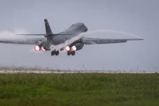 Fuerza Aérea de EEUU voló bombarderos supersónicos B-1 hasta la costa de Venezuela