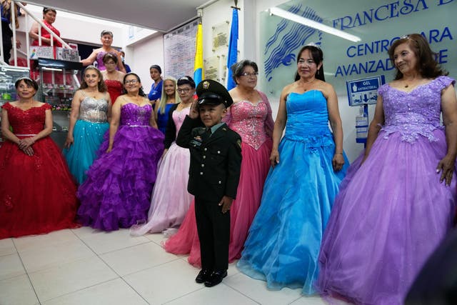 COLOMBIA-ABUELAS QUINCEAÑERAS