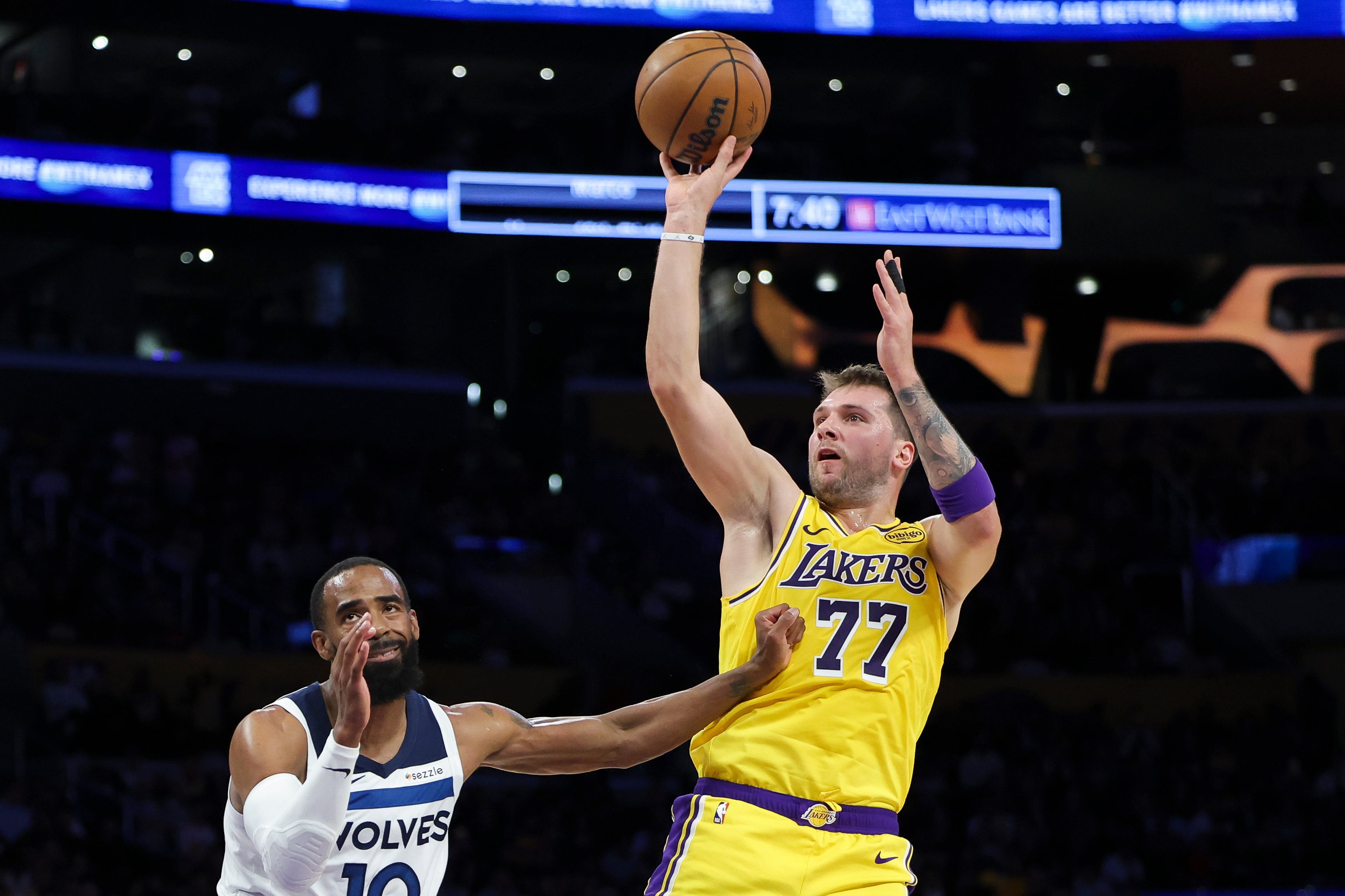 LAKERS-DONCIC