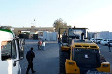 Hamás amplía la búsqueda de cuerpos de rehenes en Gaza mientras Egipto se suma a la tarea