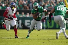 Barkley brilla con 150 yardas antes de lesionarse e Eagles aplastan 38-20 a Giants