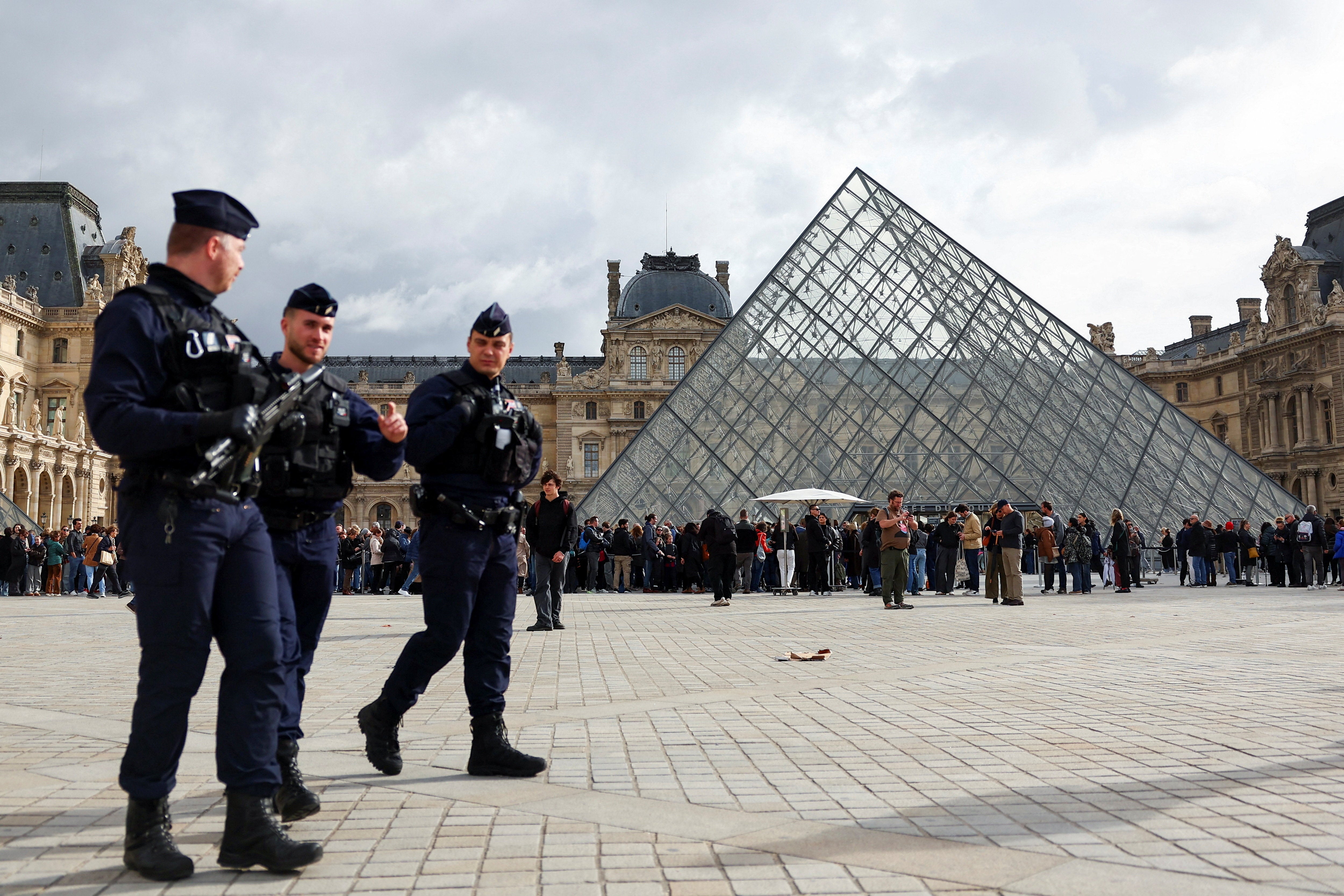 La contraseña del sistema de seguridad del museo de Louvre era terriblemente fácil
