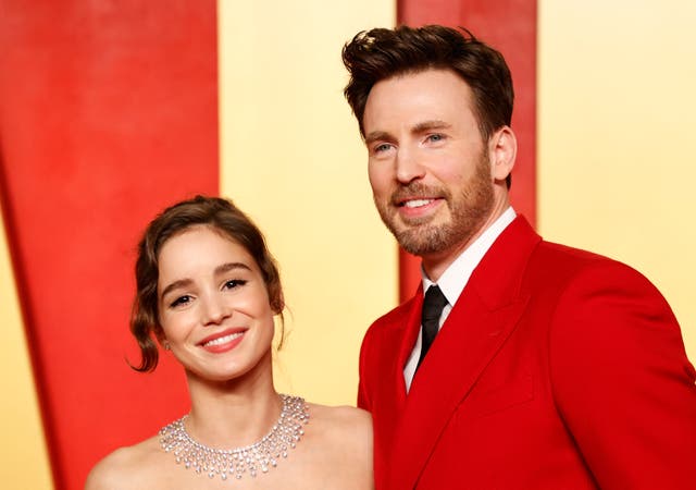 <p>Chris Evans y Alba Baptista dan la bienvenida a su primer hijo</p>