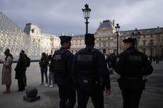 Policía de París admite fallos graves de seguridad tras robo en el Louvre