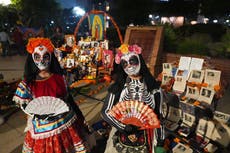 Mexicanos en EEUU equilibran tradición y modernidad en celebraciones del Día de Muertos