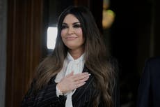 Kimberly Guilfoyle, exconductora de Fox News, asume como embajadora de EEUU en Grecia