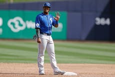 Salvador Pérez firma por 2 años para seguir con los Reales