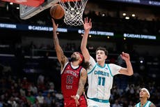 Triple de Alvarado da a los Pelicans su 1ra victoria de la temporada, 116-112 ante Hornets