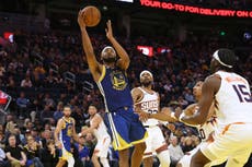 Stephen Curry anota 28 puntos, Moses Moody suma 24 y Warriors vencen a Suns 118-107
