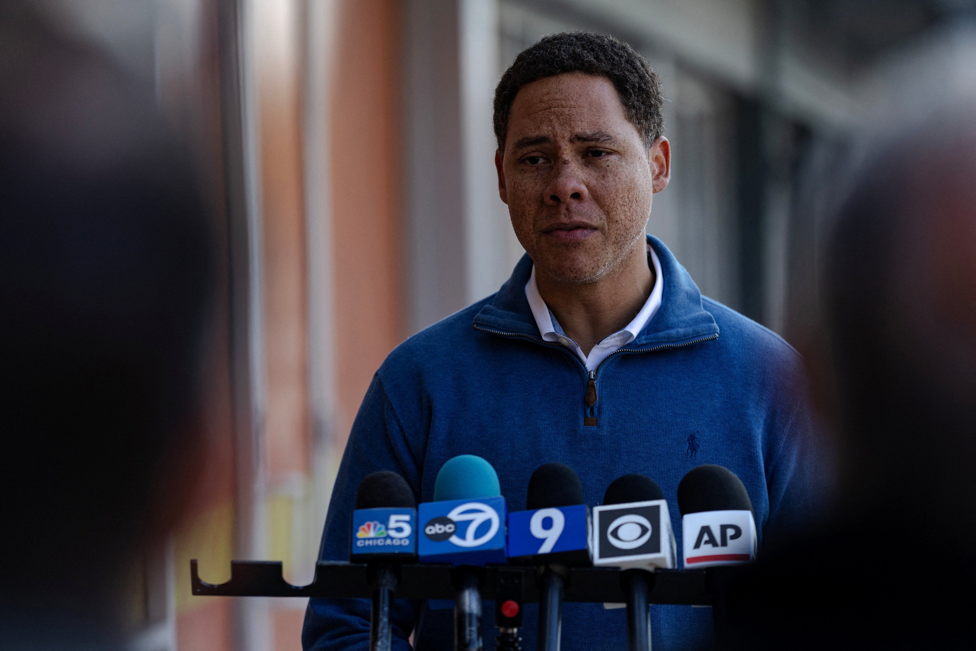 Matt Martin, concejal de Chicago, calificó el video viral de la detención como “uno de los videos más escalofriantes” que había visto en su cargo