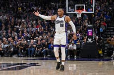 Triple-doble de Westbrook y actuación clave de Schroder llevan a Kings a triunfo ante Warriors