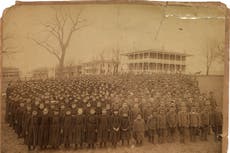 Restos e historias de estudiantes indígenas, recuperados de cementerio de Pensilvania