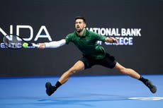 Djokovic vence a Musetti y gana título en Atenas para clasificar a las Finales ATP